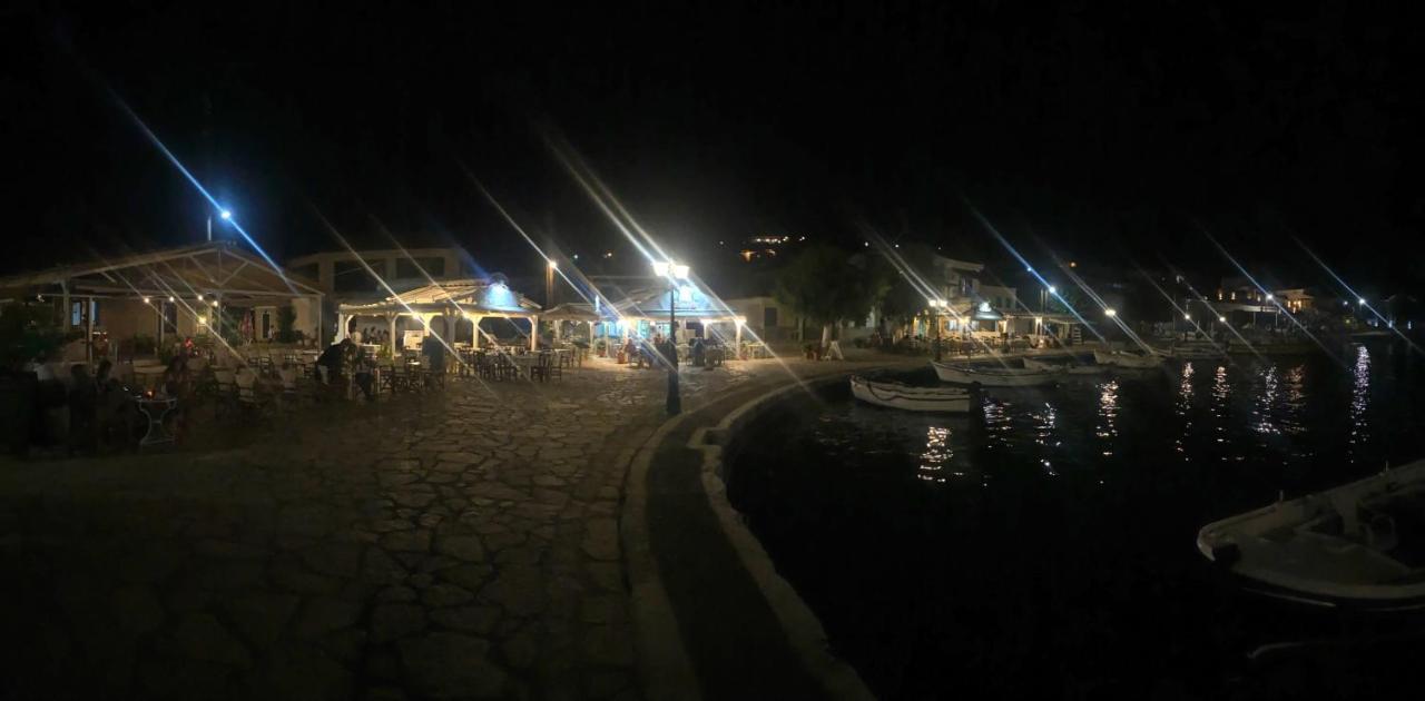Steinturm Mit Dach-Terrasse Zwischen Fluss, Meer Und Gebirge- Spiti Pirgos Paralia Sergoulas Exteriör bild