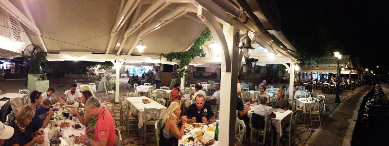 Steinturm Mit Dach-Terrasse Zwischen Fluss, Meer Und Gebirge- Spiti Pirgos Paralia Sergoulas Exteriör bild